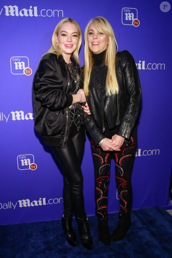 Lindsay et Dina Lohan à la soirée "Unwrap the Holidays" organisée par le Daily Mail à l'Hôtel Moxy à New York, le 6 décembre 2017.