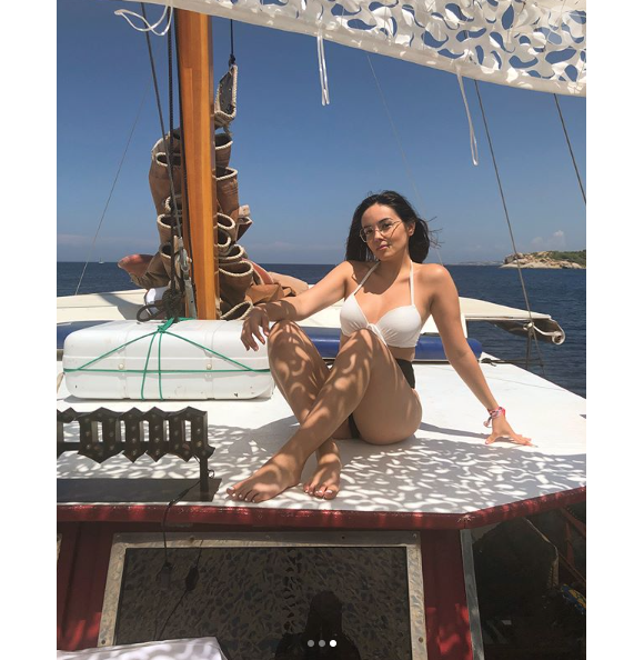 La belle Agathe Auproux très sexy en Corse le 7 juillet 2018.