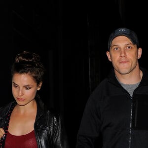 Tom Hardy, sa compagne Charlotte Riley et leur chien se promènent dans les rues de Londres. Le 15 août 2014