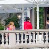 Jay-Z et sa femme Beyonce sont allés découvrir en bateau le Lac de Côme en Italie. Le couple est arrivé au volant d'une magnifique Fiat Spider rouge. Le 7 juillet 2018