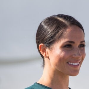 Le prince Harry, duc de Sussex et sa femme Meghan Markle, duchesse de Sussex arrivent à l'aéroport de Dublin, le 10 juillet 2018.