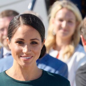 Le prince Harry, duc de Sussex et sa femme Meghan Markle, duchesse de Sussex arrivent à l'aéroport de Dublin, le 10 juillet 2018.