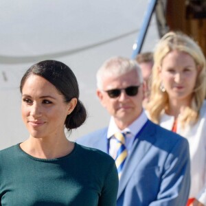 Le prince Harry, duc de Sussex et sa femme Meghan Markle, duchesse de Sussex arrivent à l'aéroport de Dublin, le 10 juillet 2018.