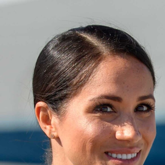 Le prince Harry, duc de Sussex et sa femme Meghan Markle, duchesse de Sussex arrivent à l'aéroport de Dublin, le 10 juillet 2018.