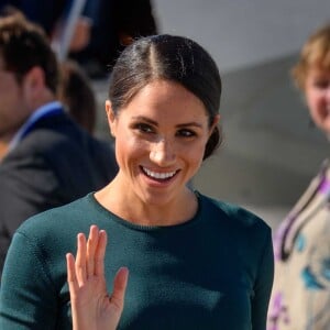 Le prince Harry, duc de Sussex et sa femme Meghan Markle, duchesse de Sussex arrivent à l'aéroport de Dublin, le 10 juillet 2018.