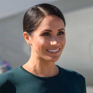 Le prince Harry, duc de Sussex et sa femme Meghan Markle, duchesse de Sussex arrivent à l'aéroport de Dublin, le 10 juillet 2018.