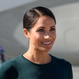 Le prince Harry, duc de Sussex et sa femme Meghan Markle, duchesse de Sussex arrivent à l'aéroport de Dublin, le 10 juillet 2018.