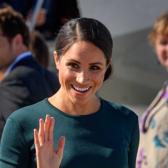 Le prince Harry, duc de Sussex et sa femme Meghan Markle, duchesse de Sussex arrivent à l'aéroport de Dublin, le 10 juillet 2018.