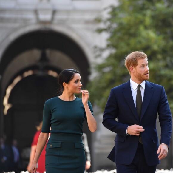 Le prince Harry, duc de Sussex, et sa femme Meghan Markle, duchesse de Sussex lors d'un entretien avec Leo Varadkar (Taoiseach) au "Government Buildings" lors de leur visite à Dublin, le 10 juillet 2018.