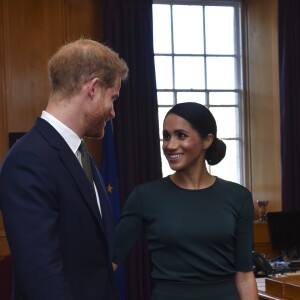 Le prince Harry, duc de Sussex, et sa femme Meghan Markle, duchesse de Sussex lors d'un entretien avec Leo Varadkar (Taoiseach) au "Government Buildings" lors de leur visite à Dublin, le 10 juillet 2018.