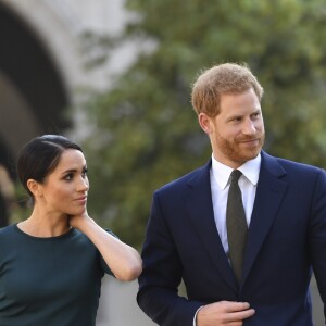 Le prince Harry, duc de Sussex, et sa femme Meghan Markle, duchesse de Sussex lors d'un entretien avec Leo Varadkar (Taoiseach) au "Government Buildings" lors de leur visite à Dublin, le 10 juillet 2018.