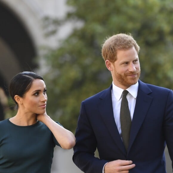 Le prince Harry, duc de Sussex, et sa femme Meghan Markle, duchesse de Sussex lors d'un entretien avec Leo Varadkar (Taoiseach) au "Government Buildings" lors de leur visite à Dublin, le 10 juillet 2018.