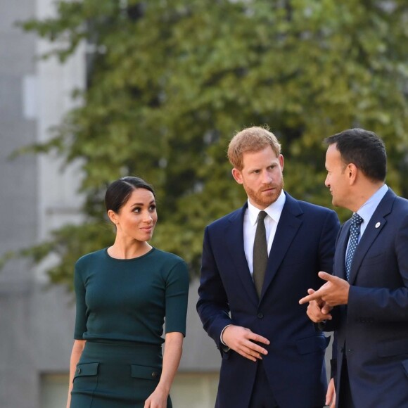 Le prince Harry, duc de Sussex, et sa femme Meghan Markle, duchesse de Sussex lors d'un entretien avec Leo Varadkar (Taoiseach) au "Government Buildings" lors de leur visite à Dublin, le 10 juillet 2018.