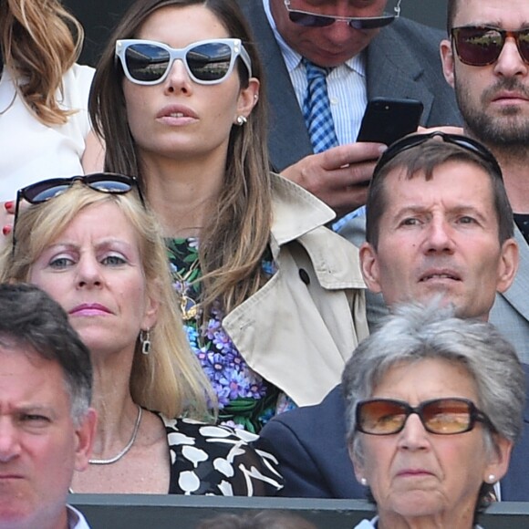 Justin Timberlake et sa femme Jessica Biel dans les tribunes du tournois de Wimbledon à Londres, le 10 juillet 2018.