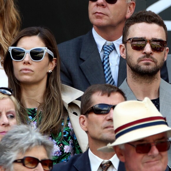 Justin Timberlake et sa femme Jessica Biel dans les tribunes du tournois de Wimbledon à Londres, le 10 juillet 2018.