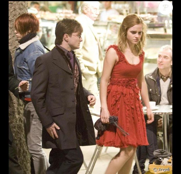Emma Watson En Plein Tournage De Harry Potter 7 Et Terriblement Amoureuse Purepeople