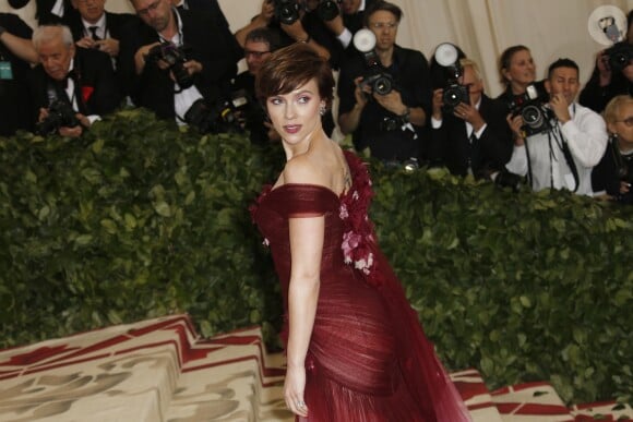 Scarlett Johansson Met Gala (Met Ball, Costume Institute Benefit) 2018 célébrant l'ouverture de l'exposition Heavenly Bodies: Fashion and the Catholic Imagination, au Metropolitan Museum of Art à New York, le 7 mai 2018. © Charles Guerin / Bestimage