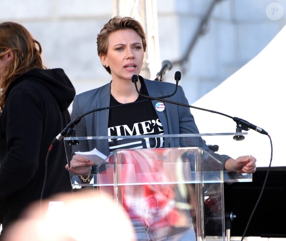 Scarlett Johansson - Les célébrités lors des manifestations géantes aux États-Unis pour la 2e "Marche des femmes" anti-Trump à Los Angeles le 20 janvier 2018.