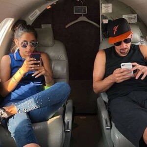 Franck Ribéry avec sa fille Hiziya dans un jet privé au Bourget, à Paris, le 17 juillet 2018.