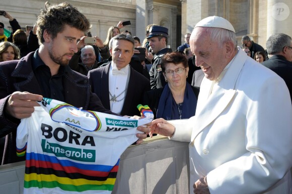Peter Sagan rencontrant le pape François le 24 janvier 2018 au Vatican.