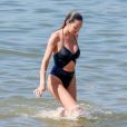 Exclusif - Candice Swanepoel prend du bon temps sur la plage de Victoria au Brésil, le 7 juillet 2018.