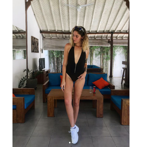 L'ex-aventurière Jesta (Koh-Lanta) sexy en maillot à Bali le 10 avril 2018.