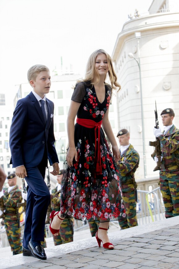Le roi Philippe et la reine Mathilde de Belgique et leurs enfants la Princesse Elisabeth, le Prince Gabriel , le Prince Emmanuel et la Princesse Eléonore se rendent à la messe à l'occasion de la fête nationale Belge à Bruxelles le 21 juillet 2018
