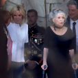 Brigitte Macron raccompagne Brigitte Bardot sur le perron du palais de l'Elysée, après son entretien avec le président de la République.