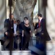 Brigitte Macron raccompagne Brigitte Bardot sur le perron du palais de l'Elysée, après son entretien avec le président de la République.