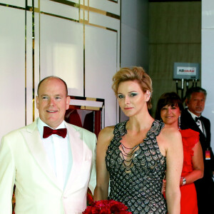 Le prince Albert II de Monaco et la princesse Charlene de Monaco arrivent à la 70ème édition du gala de la Croix Rouge monegasque à Monaco le 27 juillet 2018. © Dominique Jacovides/Bestimage