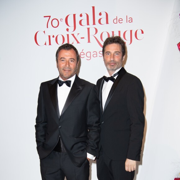 Bernard Montiel et Richard Orlinski - 70ème édition du gala de la Croix Rouge monegasque à Monaco le 27 juillet 2018. © Pierre Villard/Le Palais Princier/Monte-Carlo-SBM via Bestimage