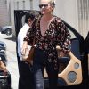 Semi-exclusif - Laeticia Hallyday se rend chez le coiffeur au salon "Mèche" à Beverly Hills le 21 juin 2018.21/06/2018 - Beverly Hills