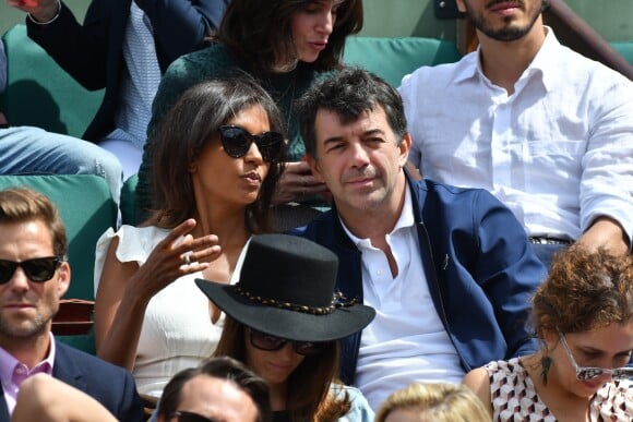 Stéphane Plaza et Karine Le Marchand assistent au tournoi de Roland-Garros, le 5 juin 2017 à Paris.