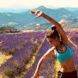 Laury Thilleman en pleine séance de sport en Provence-Alpes-Côte d'Azur - Instagram, 20 juillet 2018