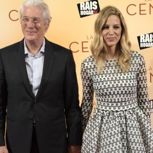 Richard Gere et sa compagne Alejandra Silva à la première de "The Dinner" au Capitol à Madrid le 11 decembre 2017.