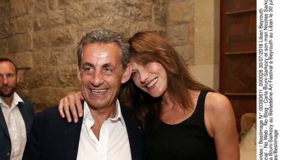 Carla Bruni termine sa tournée au Liban : Nicolas Sarkozy est son premier fan