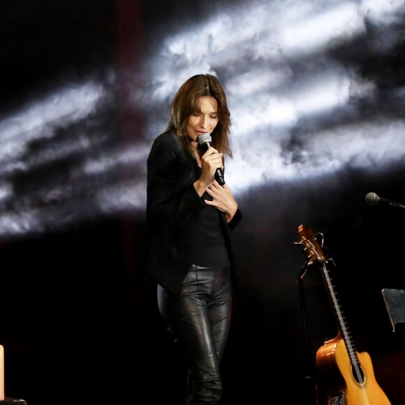 Carla Bruni-Sarkozy en concert lors du Beiteddine Art Festival à Beyrouth au Liban le 30 juillet 2018. © Dominique Jacovides/Bestimage