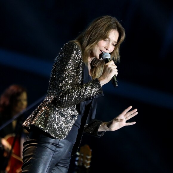 Carla Bruni-Sarkozy en concert lors du Beiteddine Art Festival à Beyrouth au Liban le 30 juillet 2018. © Dominique Jacovides/Bestimage