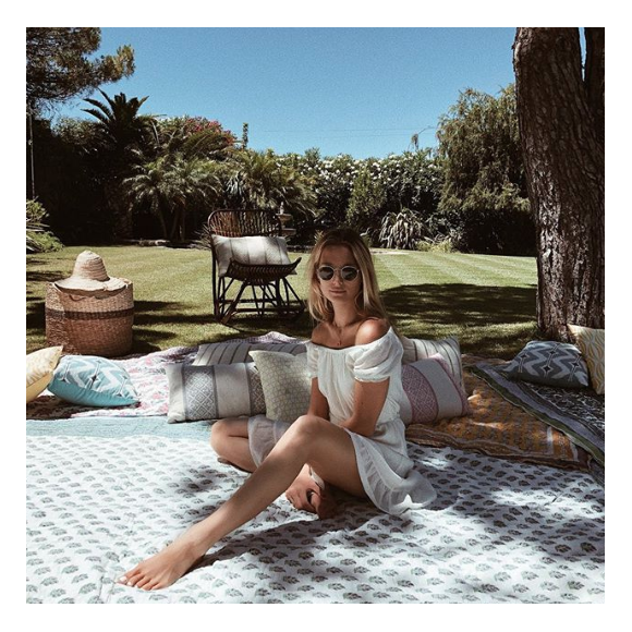 Ilona Smet en vacances au Portugal chez son père David Hallyday. Août 2018.