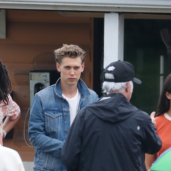 Exclusif - Selena Gomez, Austin Butler et Luka Sabbat sur le tournage de 'The Dead Don't Die' à New York le 2 août 2018.