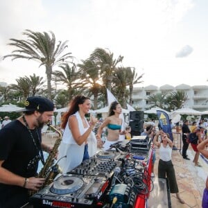 Exclusif - Delphine Wespiser et Natty Rico - Beach Party du Radisson Blu de Djerba, le 5 août 2018. © Philippe Doignon/Bestimage