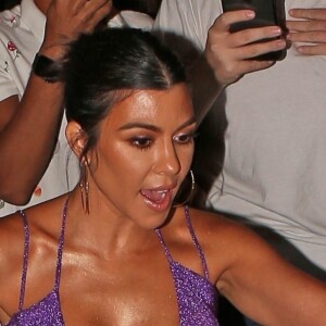 Kourtney Kardashian au restaurant "Craig's" puis au club "Delilah" pour célébrer les 21 ans de Kylie Jenner à Los Angeles, le 9 août 2018.
