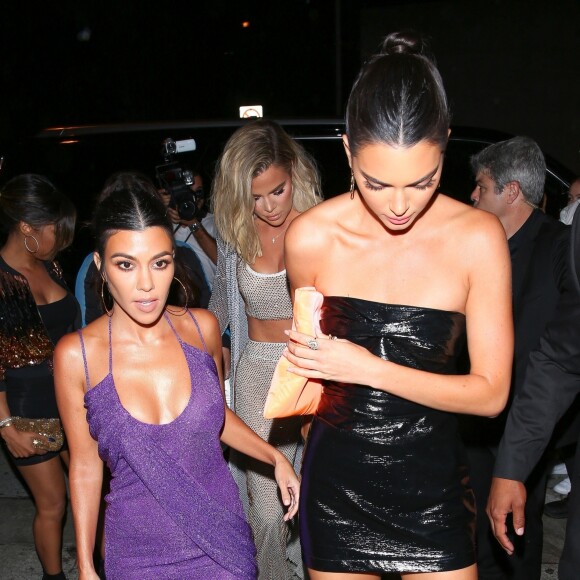 Kourtney Kardashian, Khloe Kardashian, Kendall Jenner - Arrivées et sorties des célébrités venues au restaurant "Craig's" puis au club "Delilah" pour célébrer les 21 ans de Kylie Jenner à Los Angeles, le 9 août 2018.