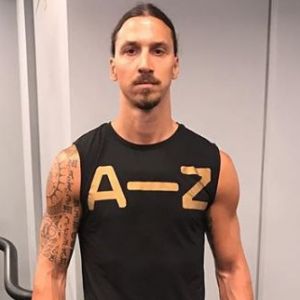 Zlatan Ibrahimovic pose pour sa marque de vêtements de sport A-Z. 21 août 2017. 