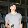 Zlatan Ibrahimovic arrive à l'aéroport de LAX à Los Angeles pour prendre l'avion, le 10 mai 2018.