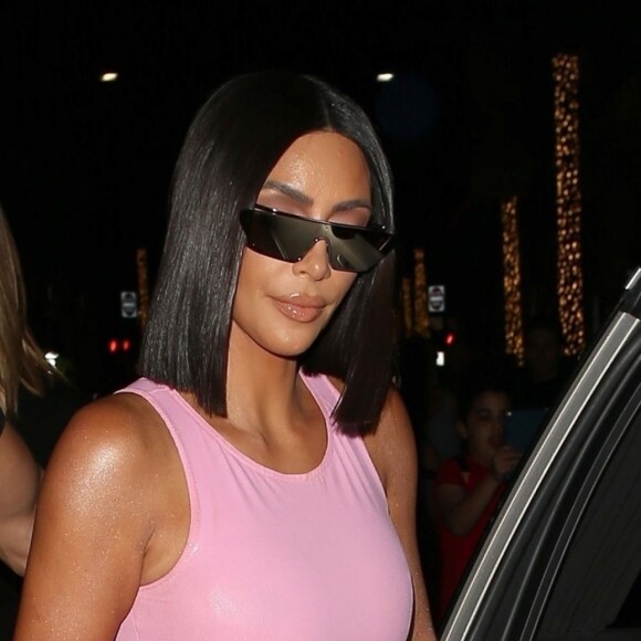 Kim Kardashian est allée diner avec des amis au restaurant Madeo après avoir assisté à la vente aux enchères de Christie's et What Goes Around Comes Around. Beverly Hills, le 21 août 2018.