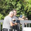 Exclusif - Ben Affleck se fait livrer de l'alcool et de la nourriture à son domicile de Brentwood, le 20 août 2018 For germany call for price Exclusive - Ben Affleck gets a delivery at his house. Perhaps Ben is getting ready for a night with his new girlfriend and playmate S. Sexton. 20th august 201820/08/2018 - Los Angeles