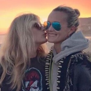 Laeticia Hallyday avec son amie Marie Poniatowski sur Instagram le 10 avril 2017.