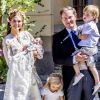 La princesse Madeleine de Suède et Christopher O'Neill lors du baptême de leur fille Adrienne, en compagnie de leurs deux autres enfants, la princesse Leonore et le prince Nicolas, à Stockholm le 8 juin 2018.