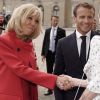 Le président de la République française Emmanuel Macron et sa femme la Première Dame Brigitte Macron sont accueillis par la Reine Margrethe II de Danemark au Palais d'Amalienborg lors d'une visite d'Etat au Danemark, le 28 août 2018.